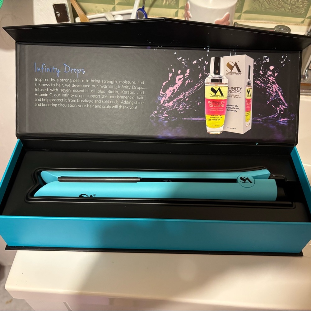 Straight Ahead Blue Hair Straightener